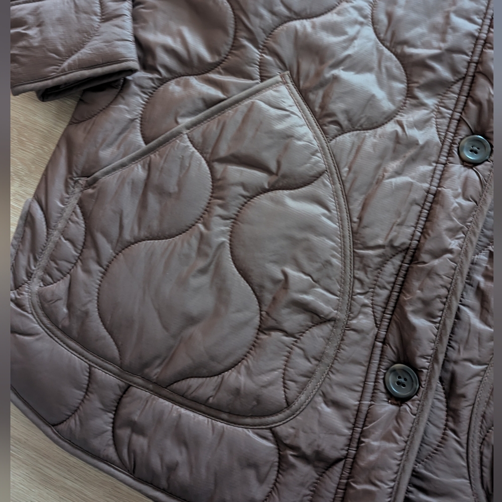 NWT Abercrombie Oversized Quilted Brown Puffer Button Up Jacket Size Medium - Picture 3 of 9